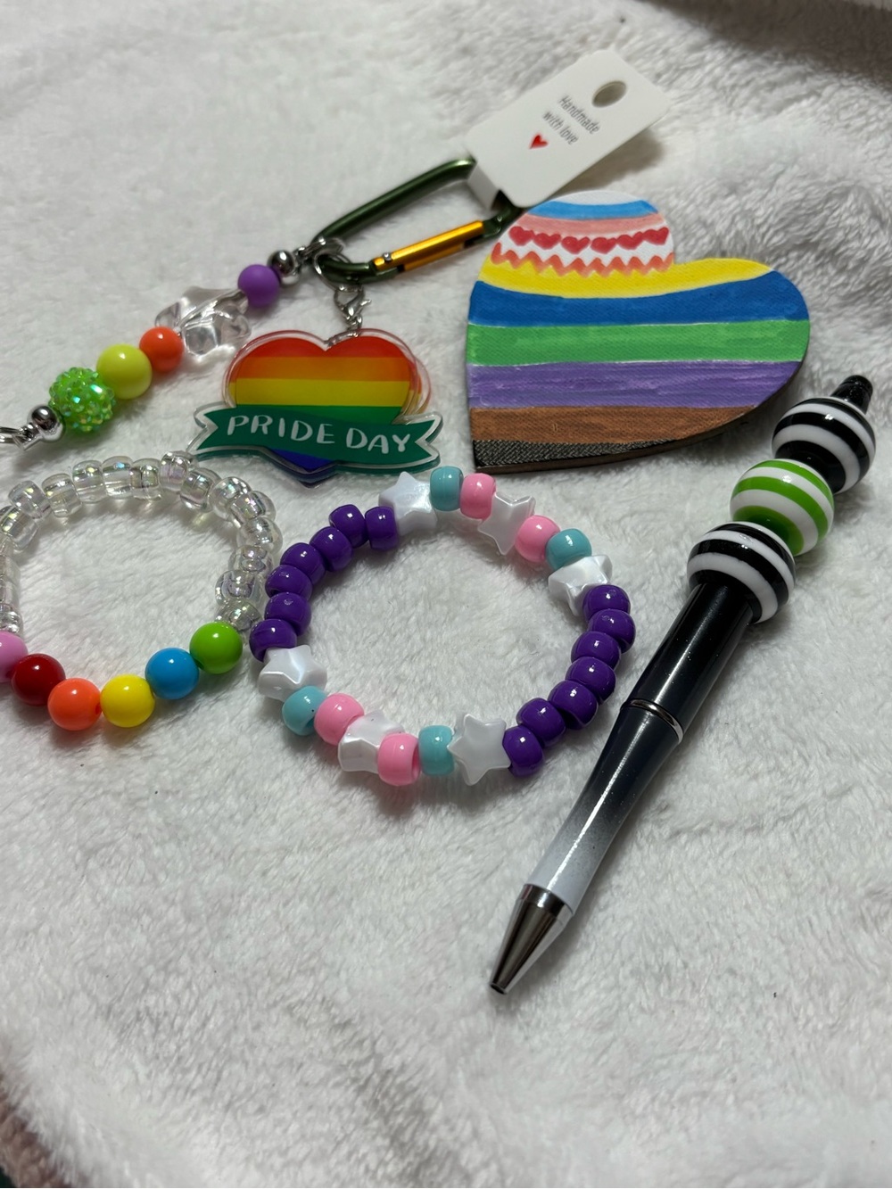 Handmade Rainbow Heart Charm Keychain with Beaded Bracelets and magnetic Heart